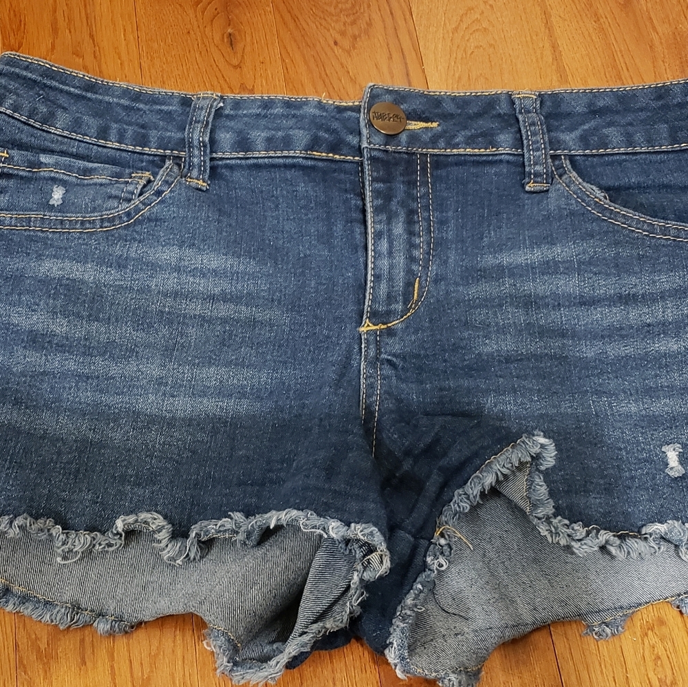 Thread market jean shorts